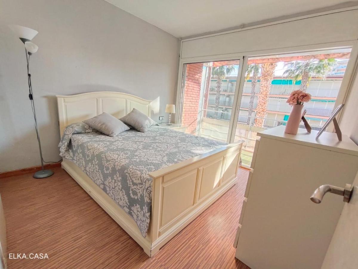 Appartamento Apartamento Muy Luminoso En Segunda Linea De Mar Roda de Bará Esterno foto
