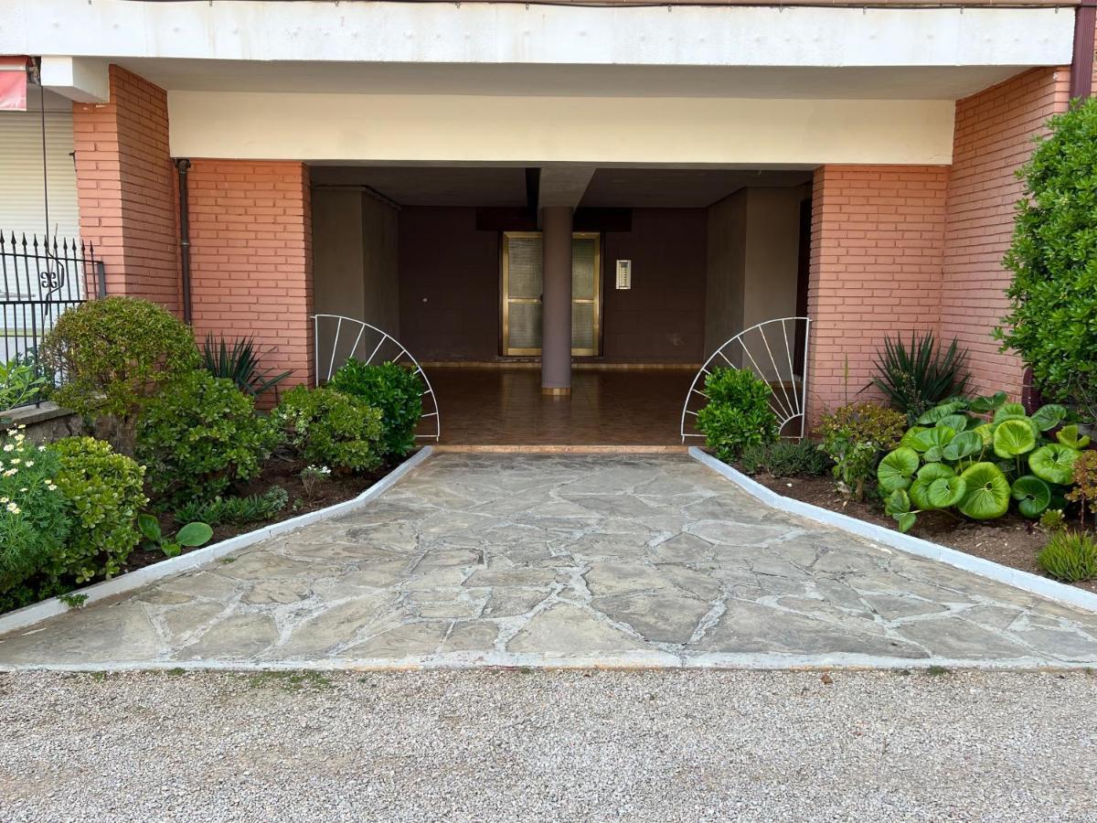 Appartamento Apartamento Muy Luminoso En Segunda Linea De Mar Roda de Bará Esterno foto