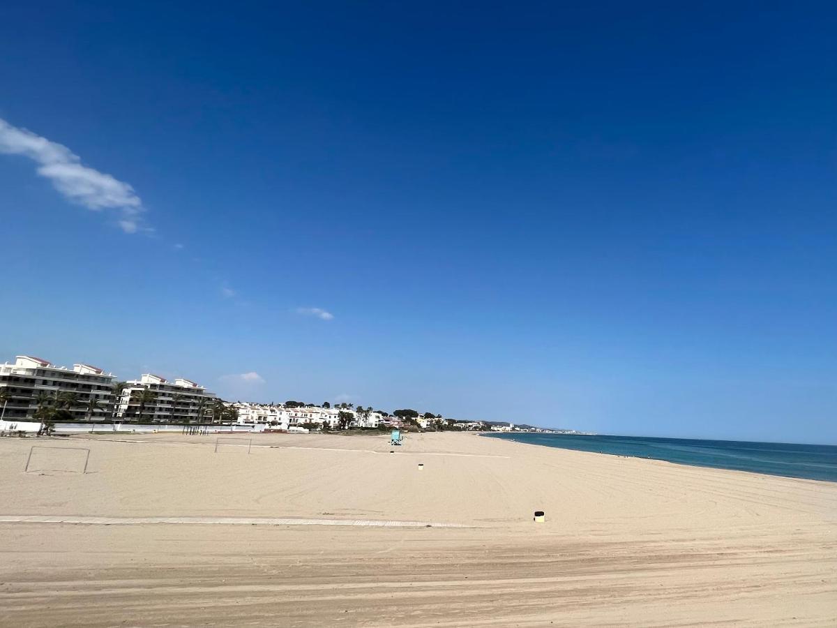 Appartamento Apartamento Muy Luminoso En Segunda Linea De Mar Roda de Bará Esterno foto